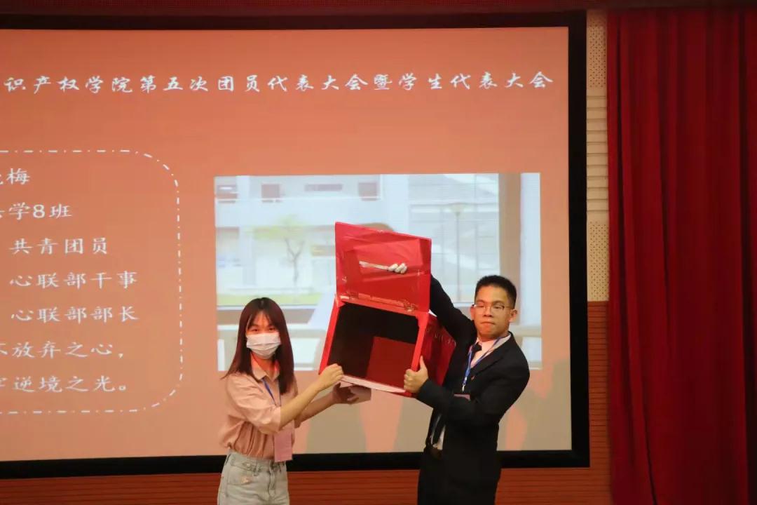 taptap点点体育